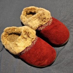 Isotoner Burgundy Slippers